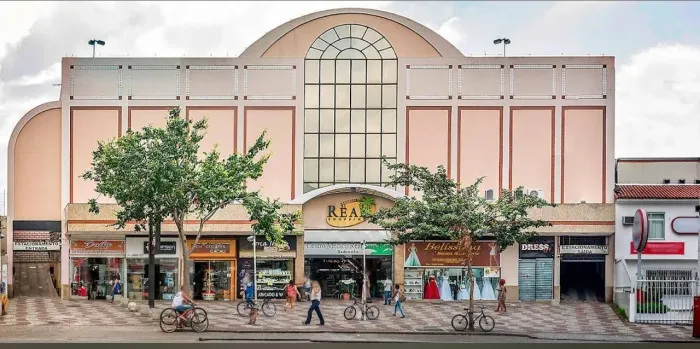 Loja a dois minutos do calçadão de Bangu.