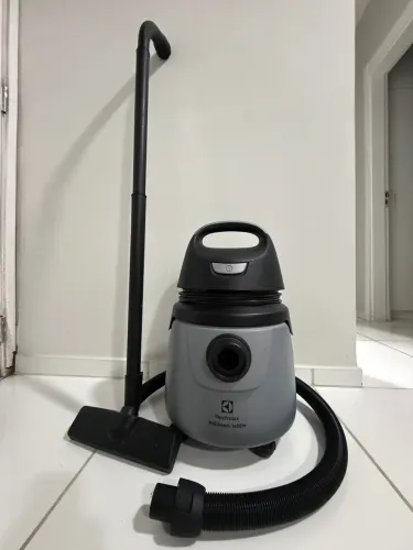 Aspirador de Pó Electrolux A10 Smart - 1.400W | Excelente Estado