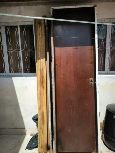 Porta interna de madeira