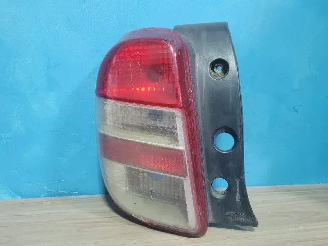 Lanterna Esquerda Nissan March 2012 a 2014 26555 1HL0A