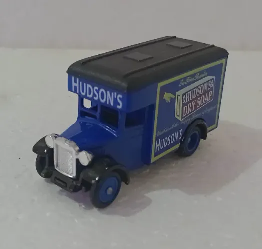 Lledo Days Gone - Dennis Parcels Van (Hudsons)