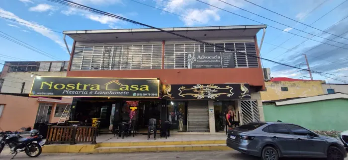 Prédio comercial na Raiz