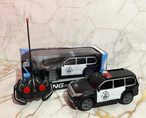 Carro de controle remoto de polícia 