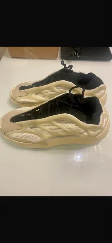 Tênis adidas yezzy 700 v3 novo tamanho 41 