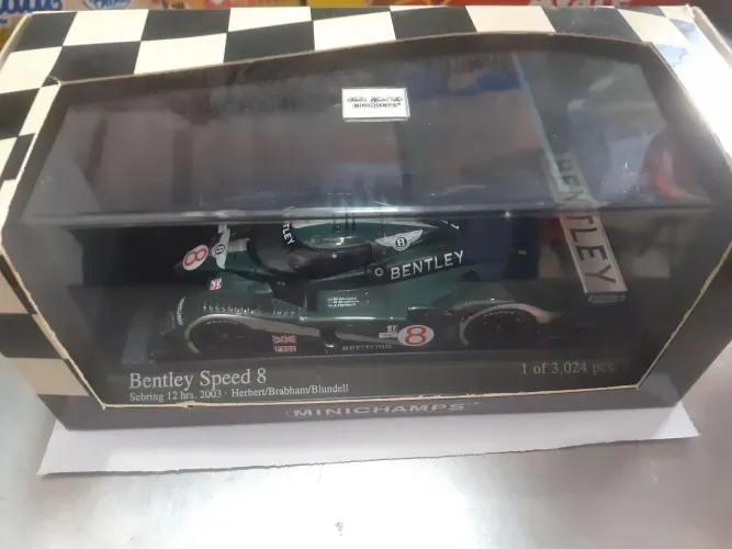 Miniatura Minichamps 