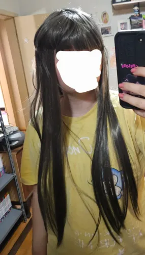 Peruca cinza longa com franja