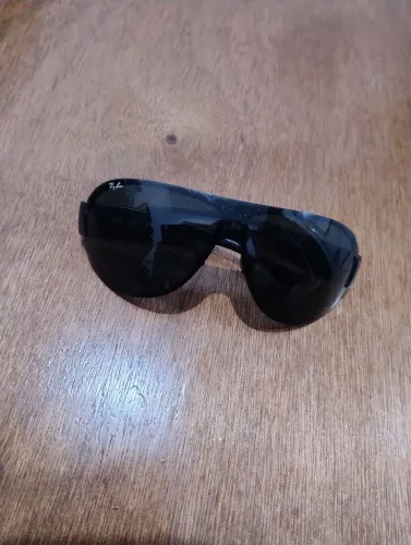 Óculos Escuros Rayban Fly / Mosca