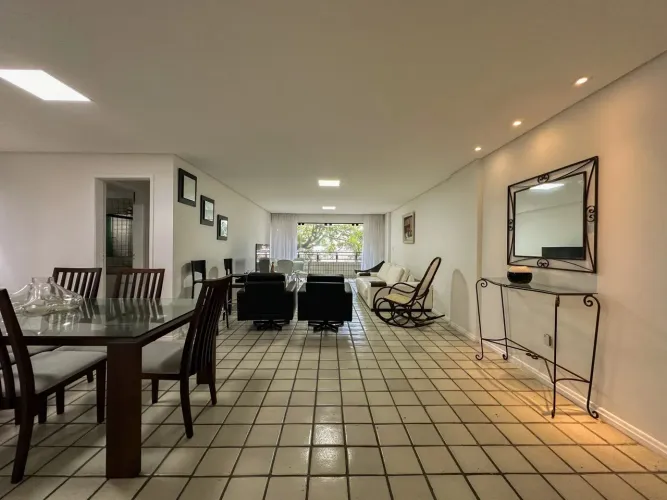 Apartamento à venda na situado na Rua dos Navegantes