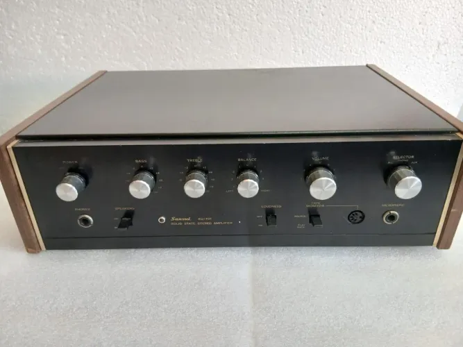 Amplificador Sansui AU-101