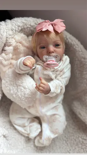Linda bebe recém nascida realista 50 cm