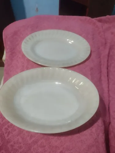 Duas travessas Colorex da década de 60