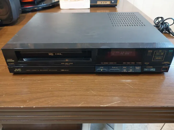 Vídeo Cassete JVC HR-D440M VHS HQ precisa de revisão