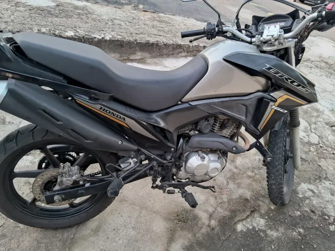 Honda bros 160 /22,com  rodas sem câmera nova