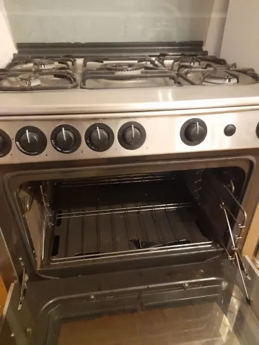 Fogão 5 bocas em aço inox com forno