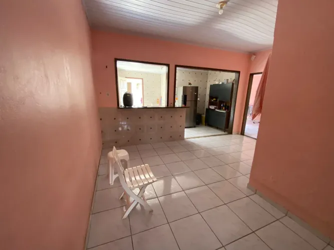 Vendo casa no Jardim América 2 quartos bem localizada prox a avenida e ao mercado universo