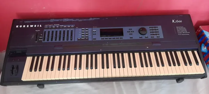 Teclado Kurzweil K2600