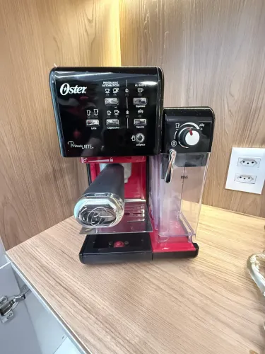 Cafeteira expresso Oster Primalatte