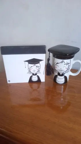 Caneca de formatura com tampa 