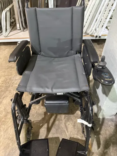 Cadeira de rodas motorizada usada