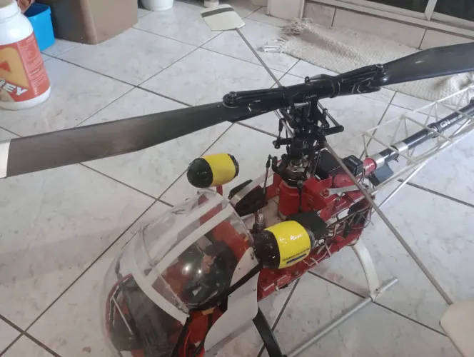 helicóptero Bell 47 rc eletrico