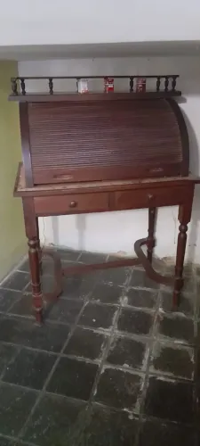 Escrivaninha antiiga