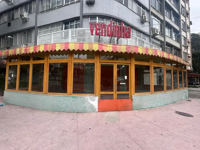 Excelente Ponto Comercial na Rua Pareto próximo ao metrô na Sãens Pena.