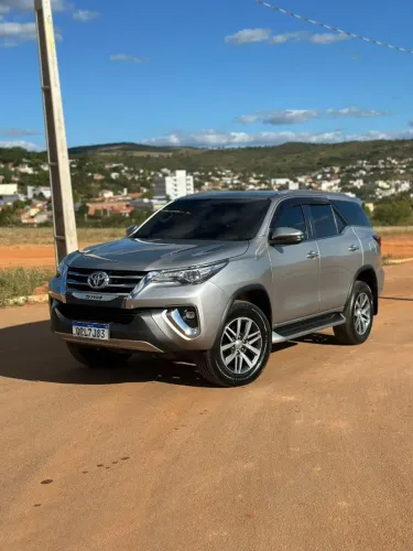 Toyota Hilux SW4 SRX 4X4 2.8 TDI 16V Dies. Aut. 2020