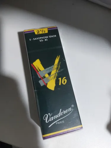 Palheta Sax Tenor -  Vandoren V16 2,5 - Caixa com 5