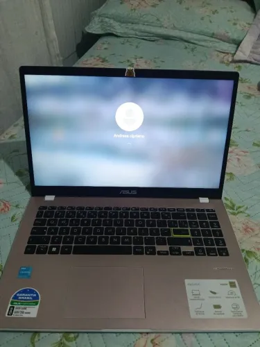 Notebook ASUS E510 - Semi novo, na garantia + acessórios!