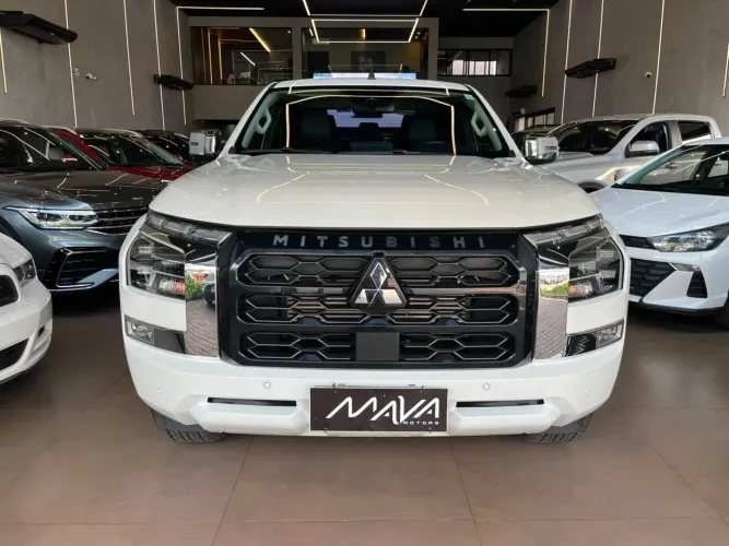 Mitsubishi TRITON HPE-S 2.4 CD 4X4 TB Diesel Aut. 2026