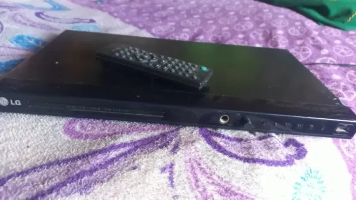 vendo um aparelho de dvd com entrada de pendriv