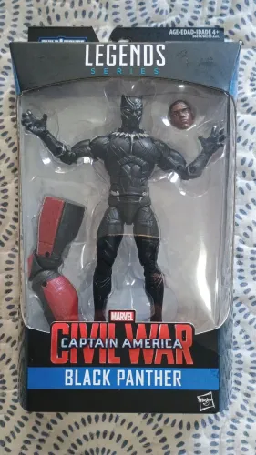 Boneco Marvel legends séries Black panther.
