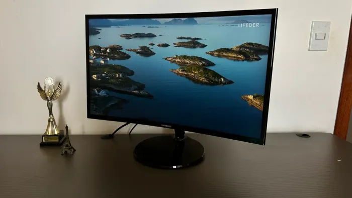 Monitor Samsung curvo 