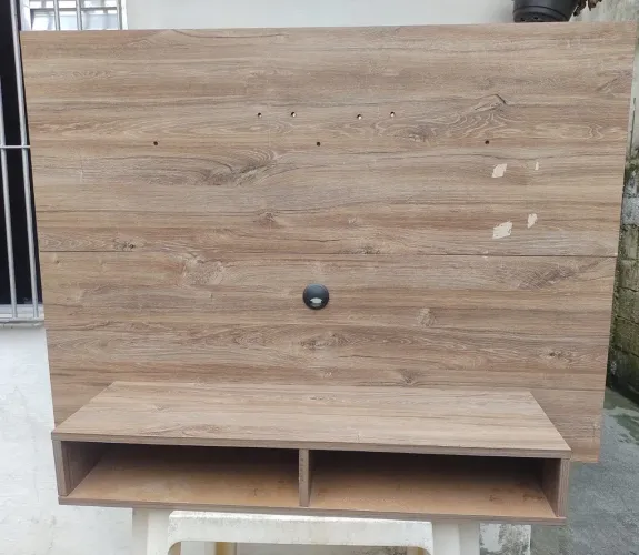 Painel para TV com Prateleira
