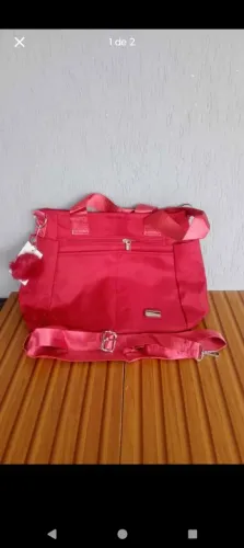 Bolsa grande com chaveiro de pompom de ombro ou transversal