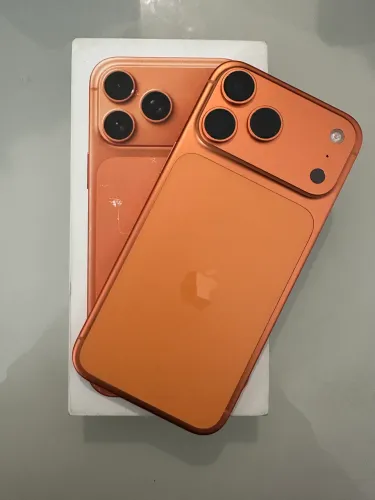 iPhone 17 pro Max Laranja