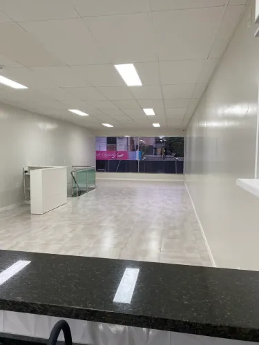Alugo ponto comercial no parque 10 altos