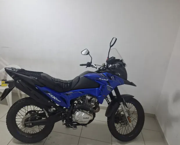 Passo chave  de moto ou troco pelo carro assumir  as prestações  de 800 falta 3 ano 