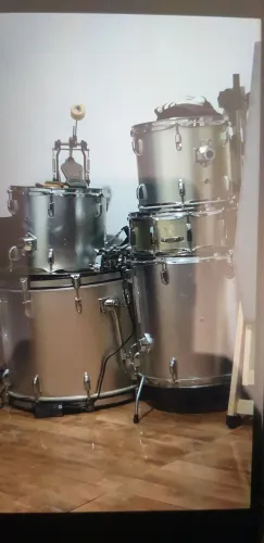 Bateria "Michael Classic" praticamente toda original