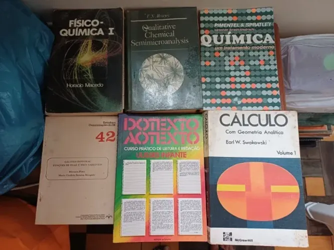 Vendo livros de Quimica e Matematica de Universidade!