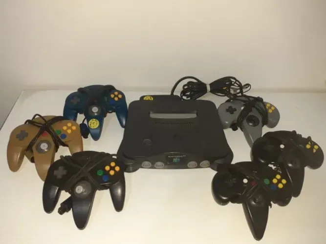 Nintendo 64 + 6 Controles + 18 Fitas (só as Tops!) + Expansion Pack. Parc Crédito 12x c/j!