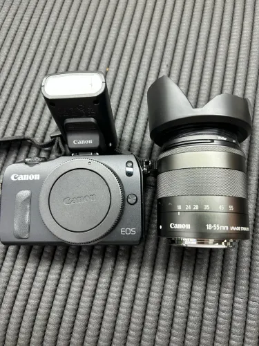 Canon Eos m
