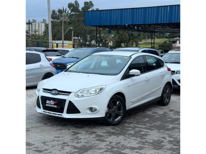 Ford Focus 1.6 S/1.6 SE Flex 16V 5P AUT 2014