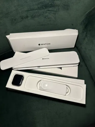Apple Watch SE 44mm com caixa