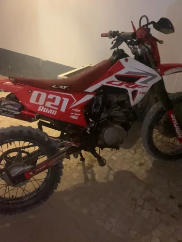 XR 200 toda preparada pra 230 com corrente de comando da 250 boa pra trilha