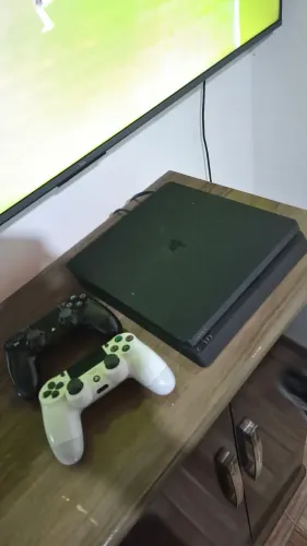 Playstation 4 slim