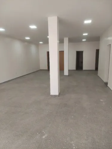 Loja nas 1000 da samamambaia norte, 120m², com 2 banhwiros, escritório ótima localização
