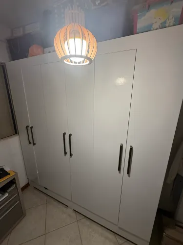 Guarda roupa semi novo