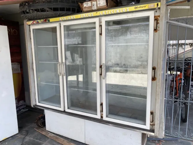 FREEZER 3 portas GELOPAR