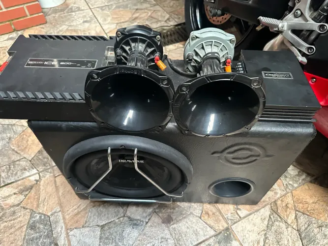 Som automotivo completo